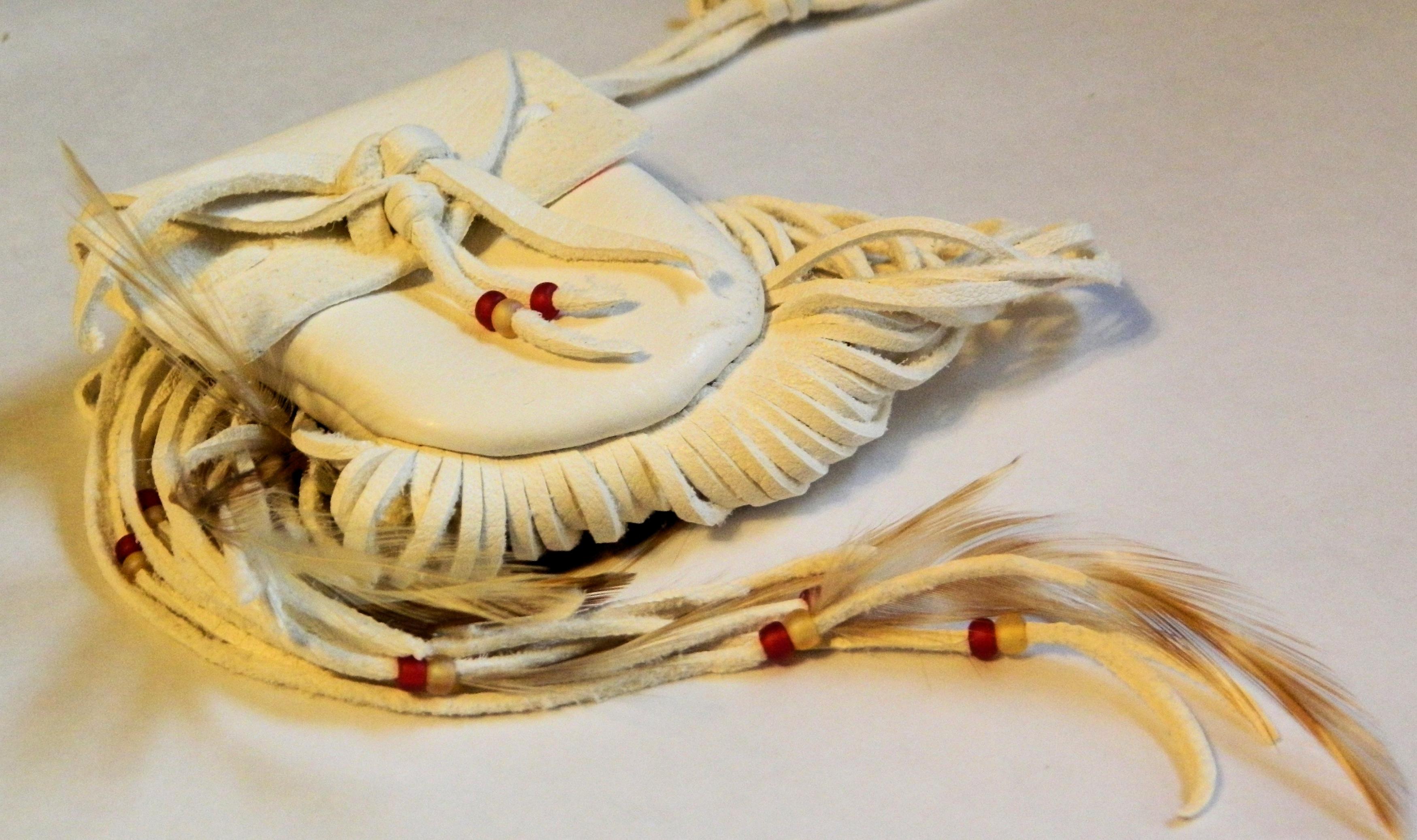 Handcut White Leather Pouch With Fringe on Luulla